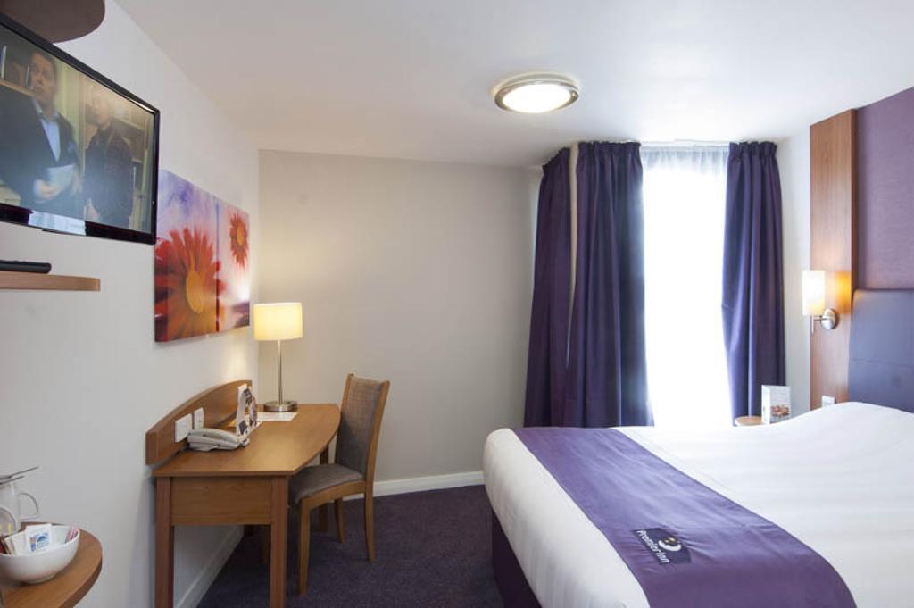 Premier Inn Watford - Croxley Green 객실 사진