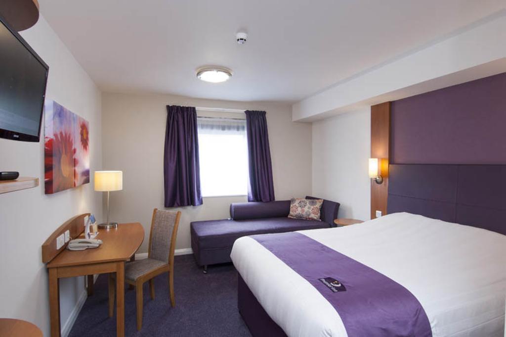 Premier Inn Watford - Croxley Green 객실 사진