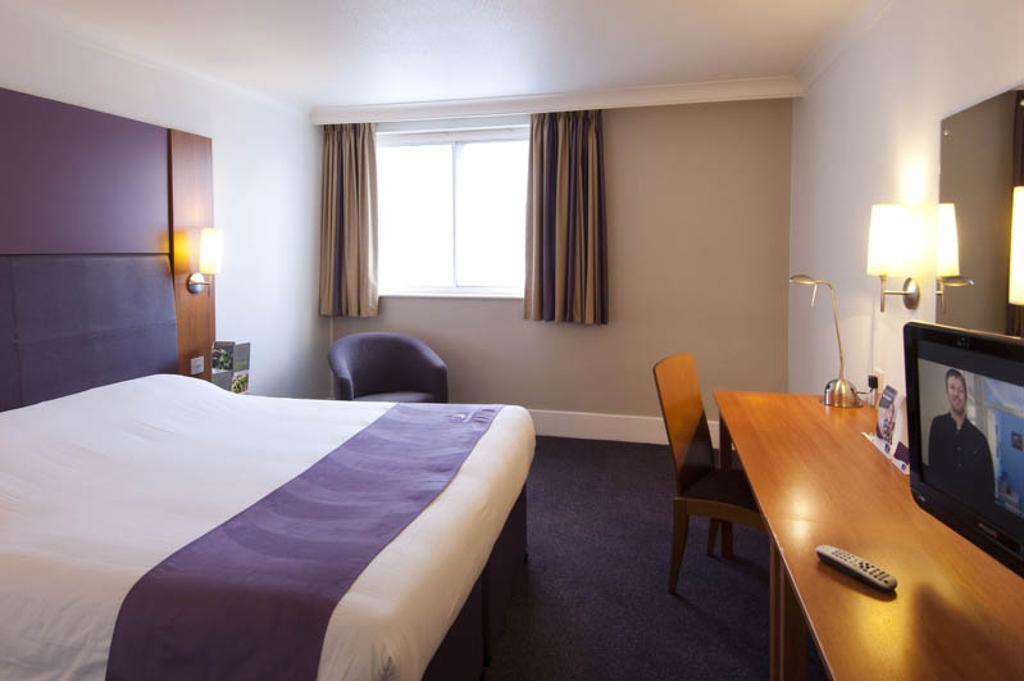 Premier Inn Watford - Croxley Green 객실 사진